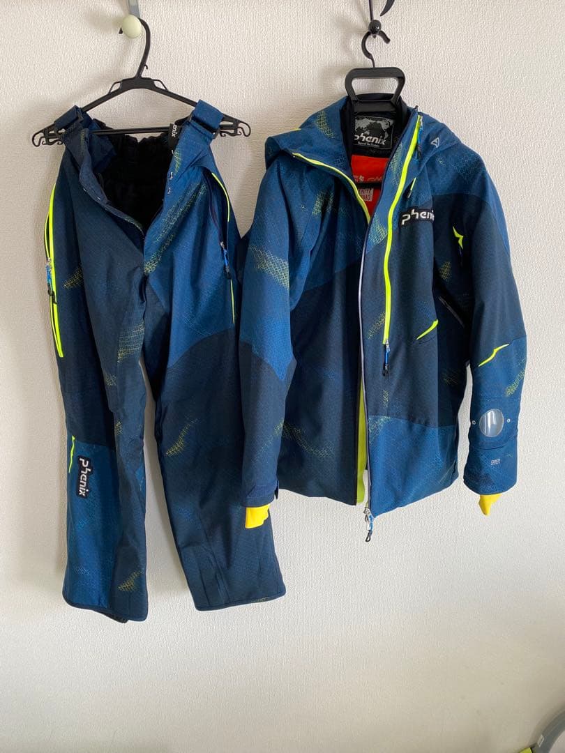 美品！Phenix スキーウェア Lサイズ ネイビー/イエロー