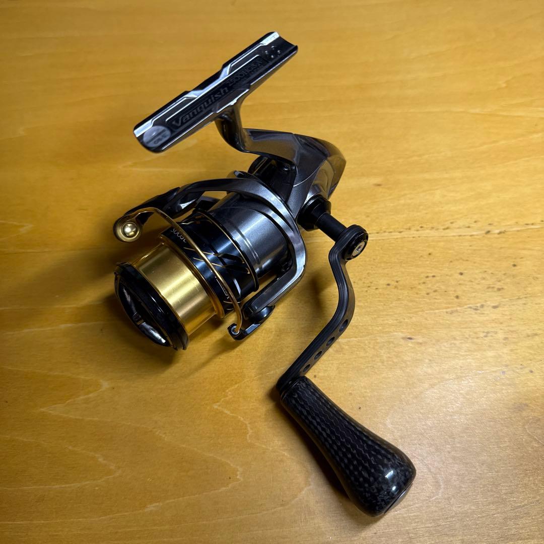 Vanquish 2500HGS スピニングリール　スタコンパワーハンドル付き