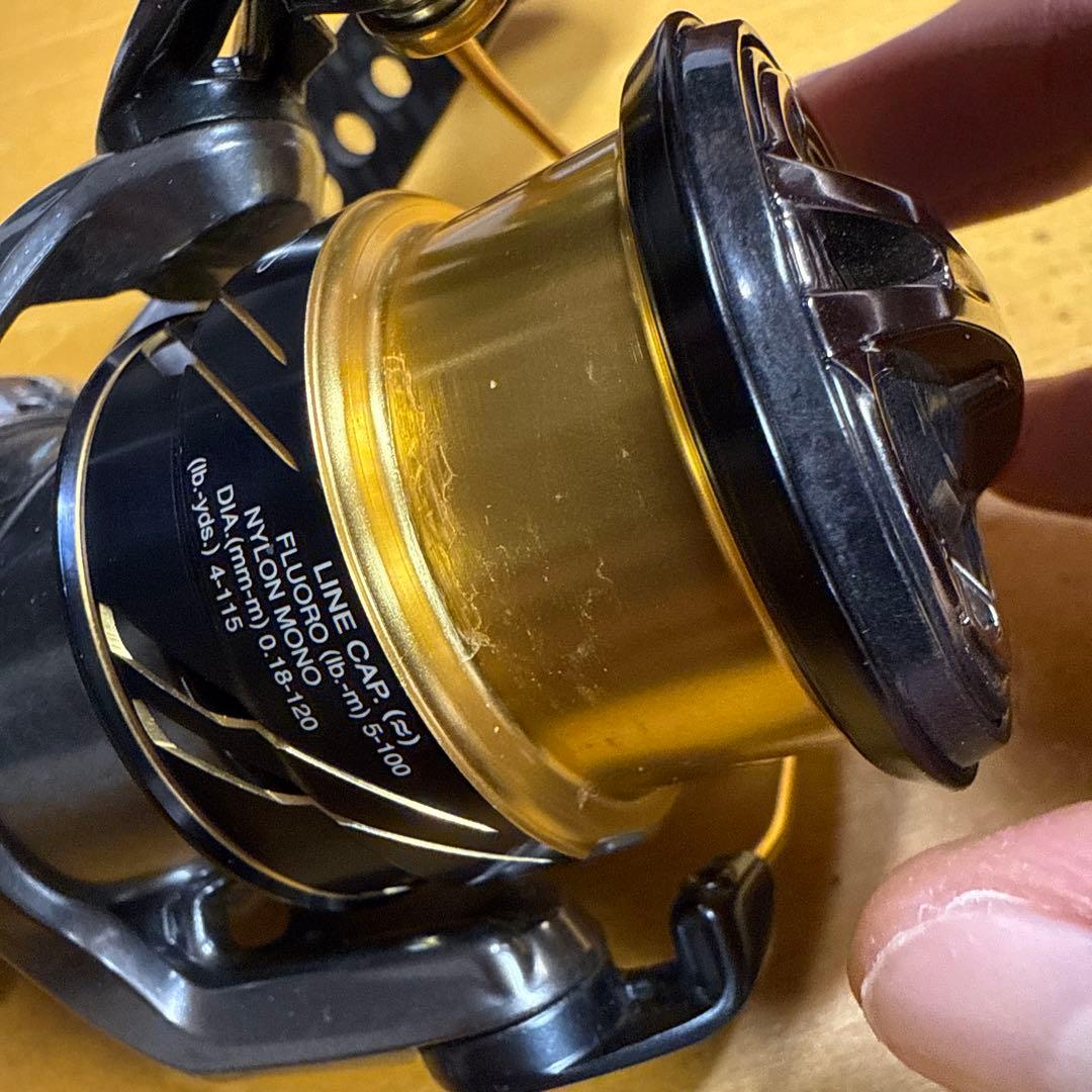 Vanquish 2500HGS スピニングリール　スタコンパワーハンドル付き