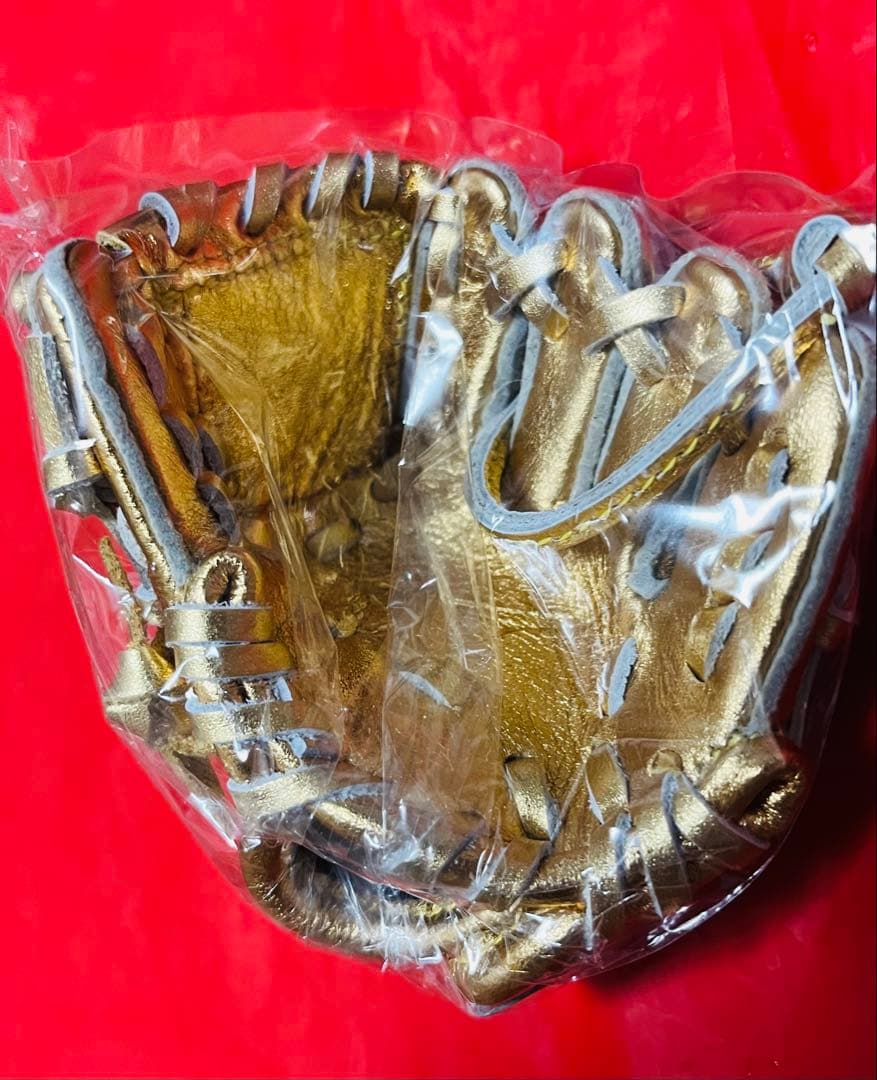 【新品】ミズノ　ミニチュアグラブストラップ　ゴールド