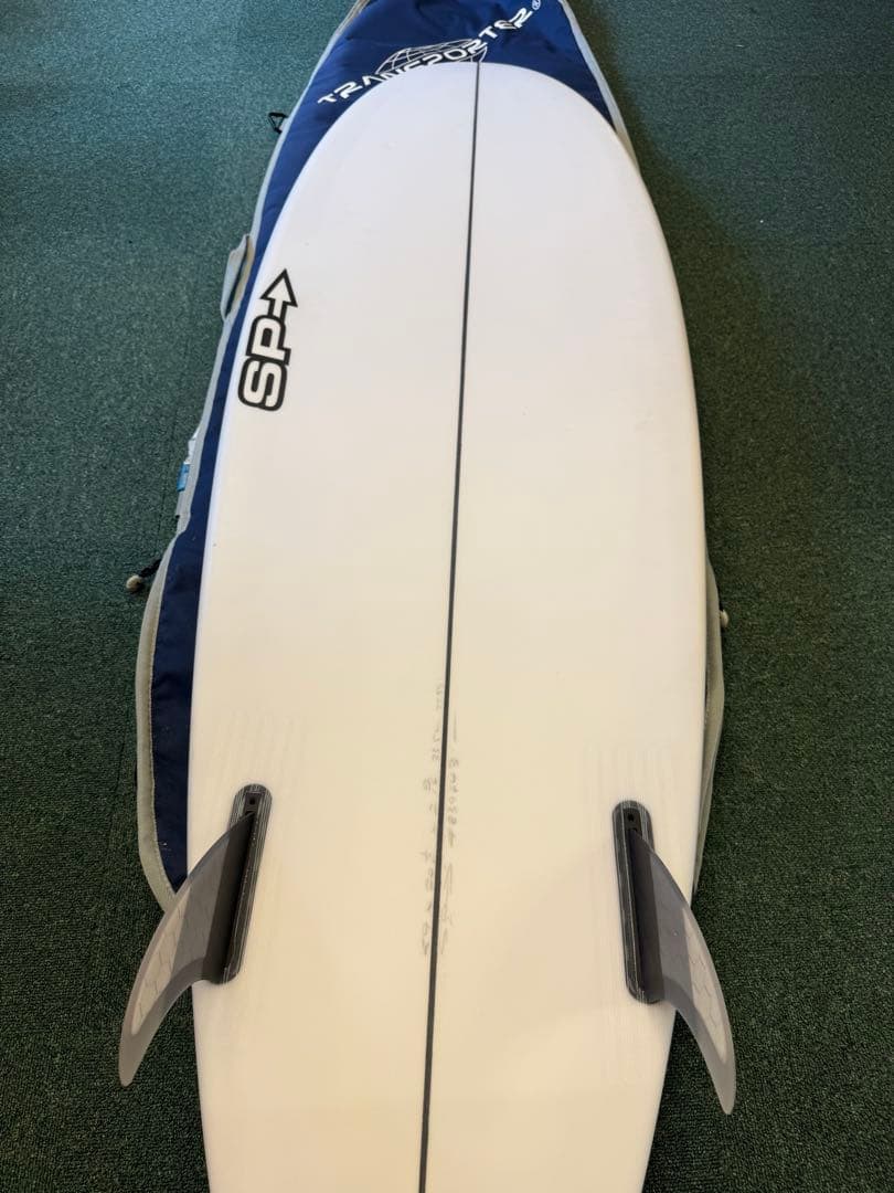 “美品\"SP ショートボード 5'9\" フィン、ボードケース付き　送料無料