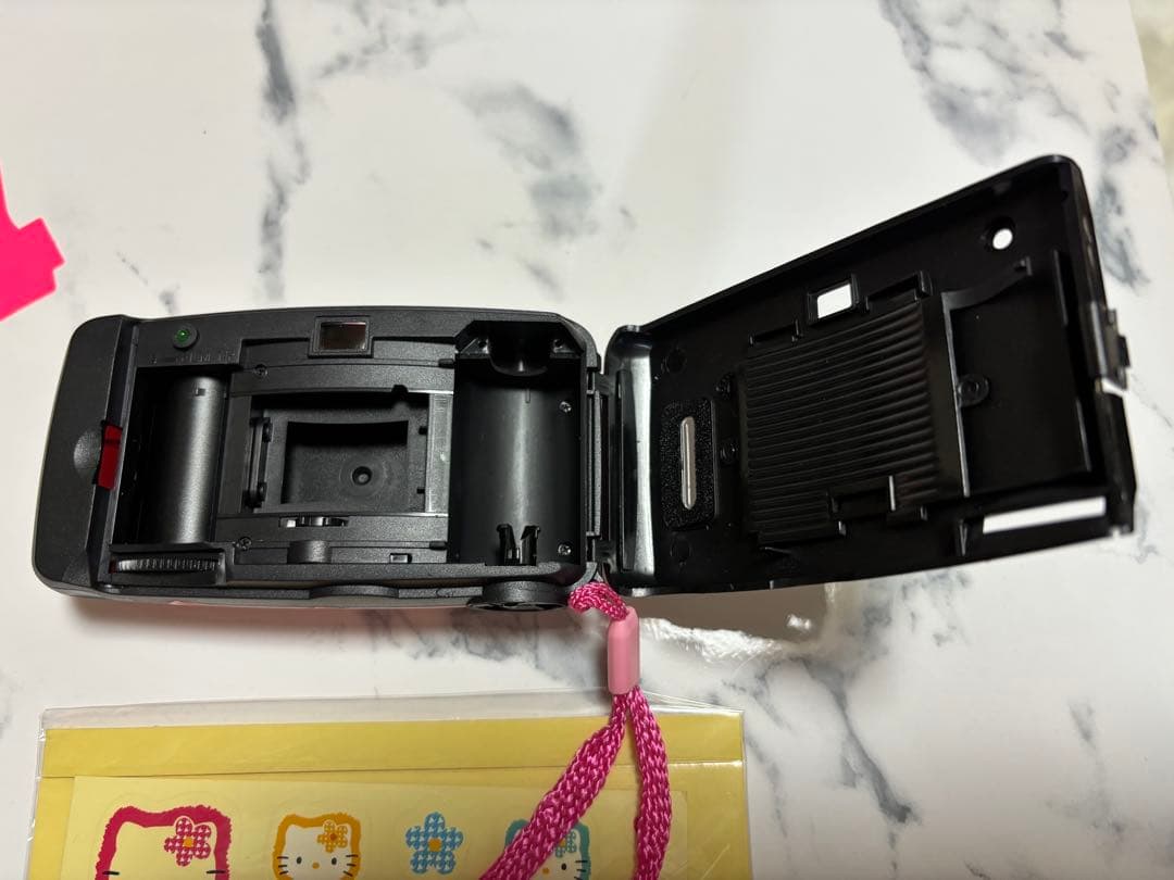 サンリオバンダイ ハローキティ プリパチカラー フィルムカメラ