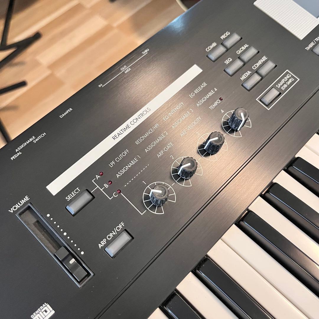 【10317】 希少品 KORG TR76 シンセサイザー名機