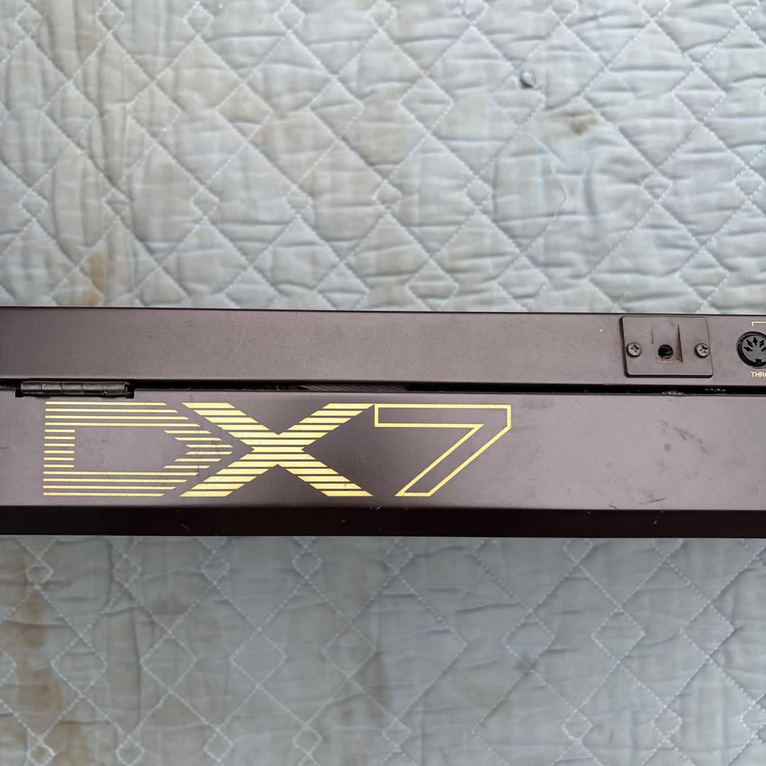YAMAHA DX7 シンセサイザー　通電⚪︎
