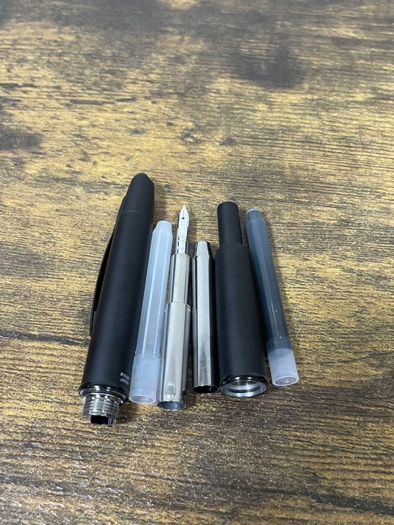 筆記確認＆洗浄済　キャップレス　マットブラック　18金　極細　パイロット　万年筆