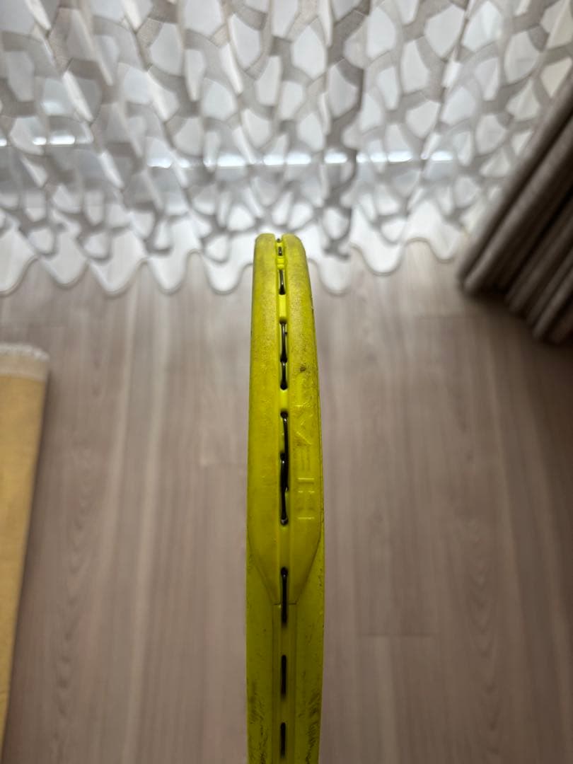 テニスラケット 緑/黄色 中型グリップ