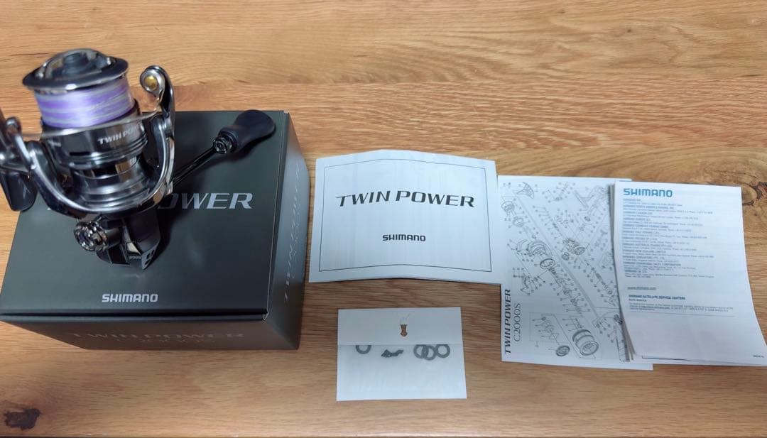 【新品同様・極美品】シマノ 24ツインパワー C2000Sゴリ感なし・即使用OK