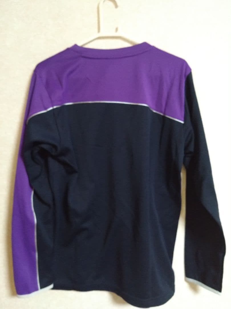 YONEXヨネックス 新品未使用 パープルブラック系 ライトトレーナーL