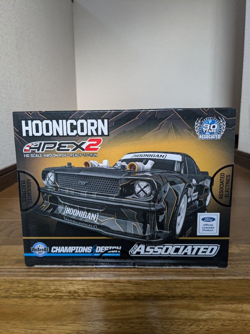 アソシエイテッド　AS30124 Apex2 Hoonicorn RTR 未開封