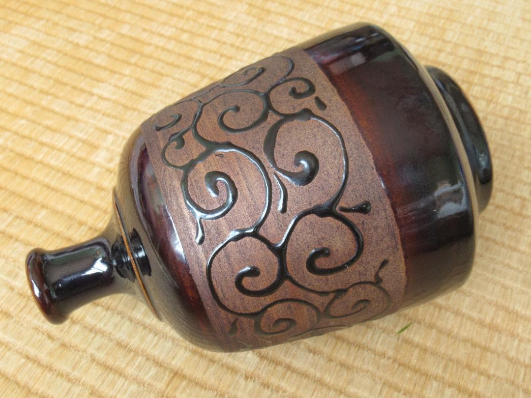 ◆希少美品 1850年頃 江戸後期◆古唐津焼 唐草模様 鉄釉 徳利 蛇の目高台
