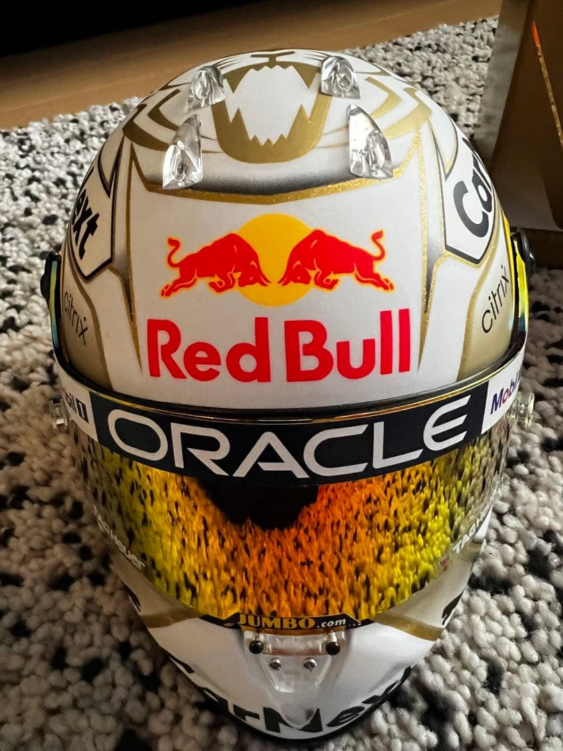 美品 1/2 マックス・フェルスタッペン 2022 本戦用 ヘルメット