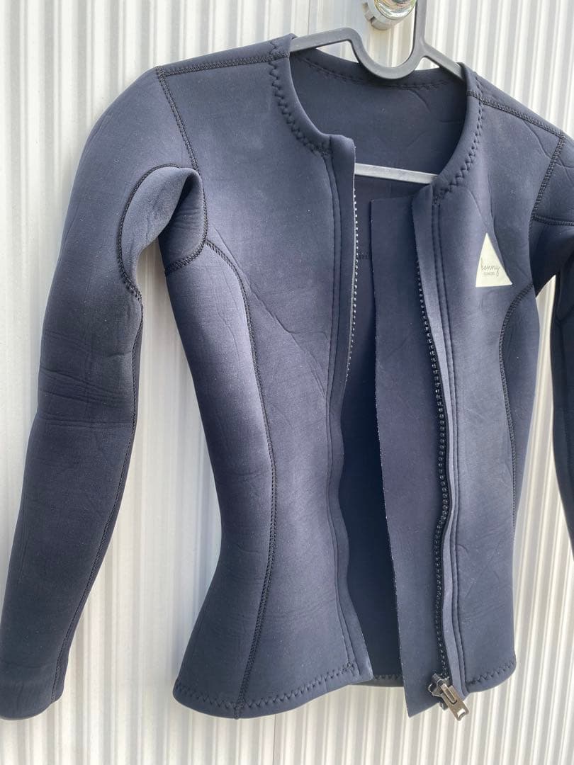 bonny サーフィン　タッパー