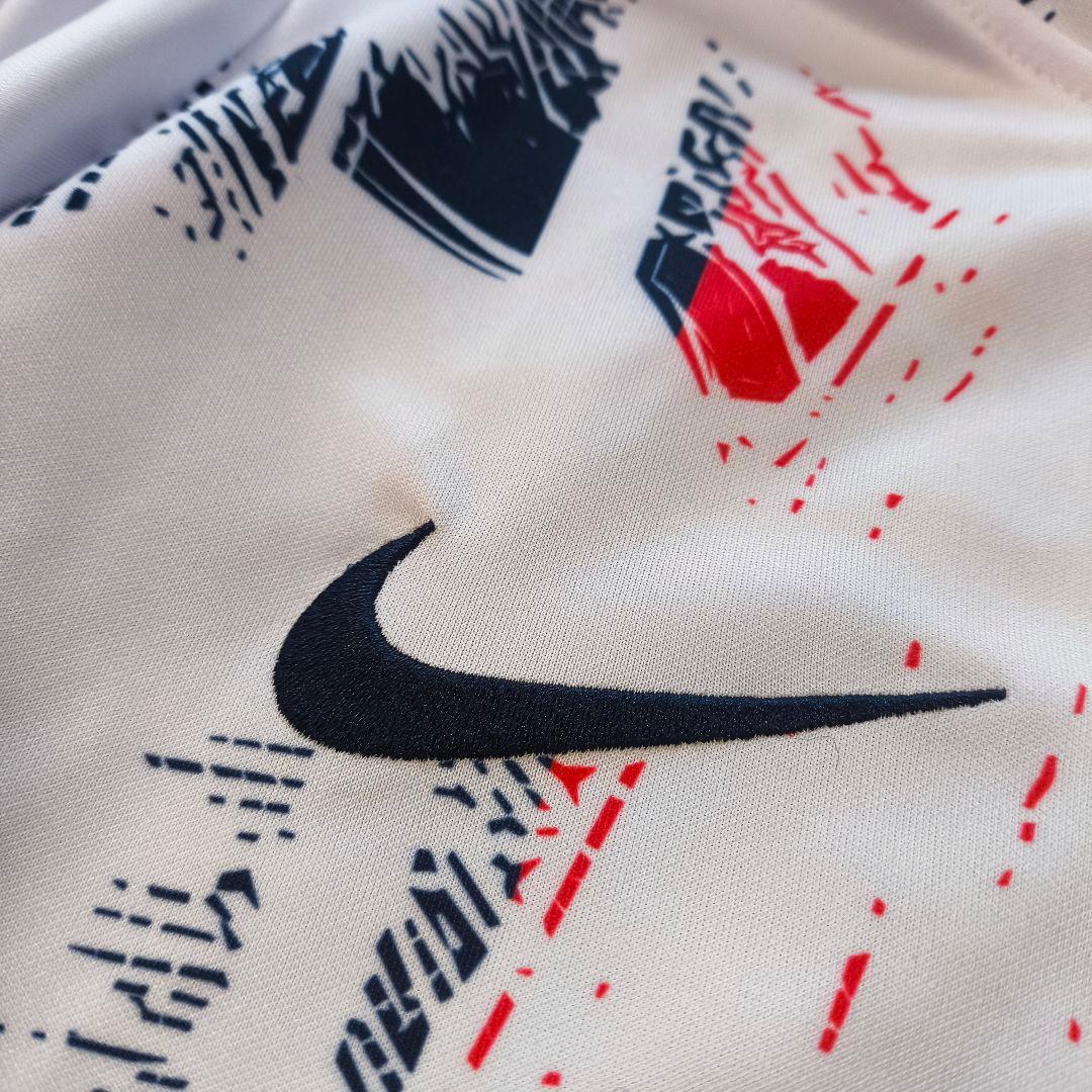 未使用　パリ・サンジェルマン　ナイキ　24/25　パーカー　ホワイト　Mサイズ