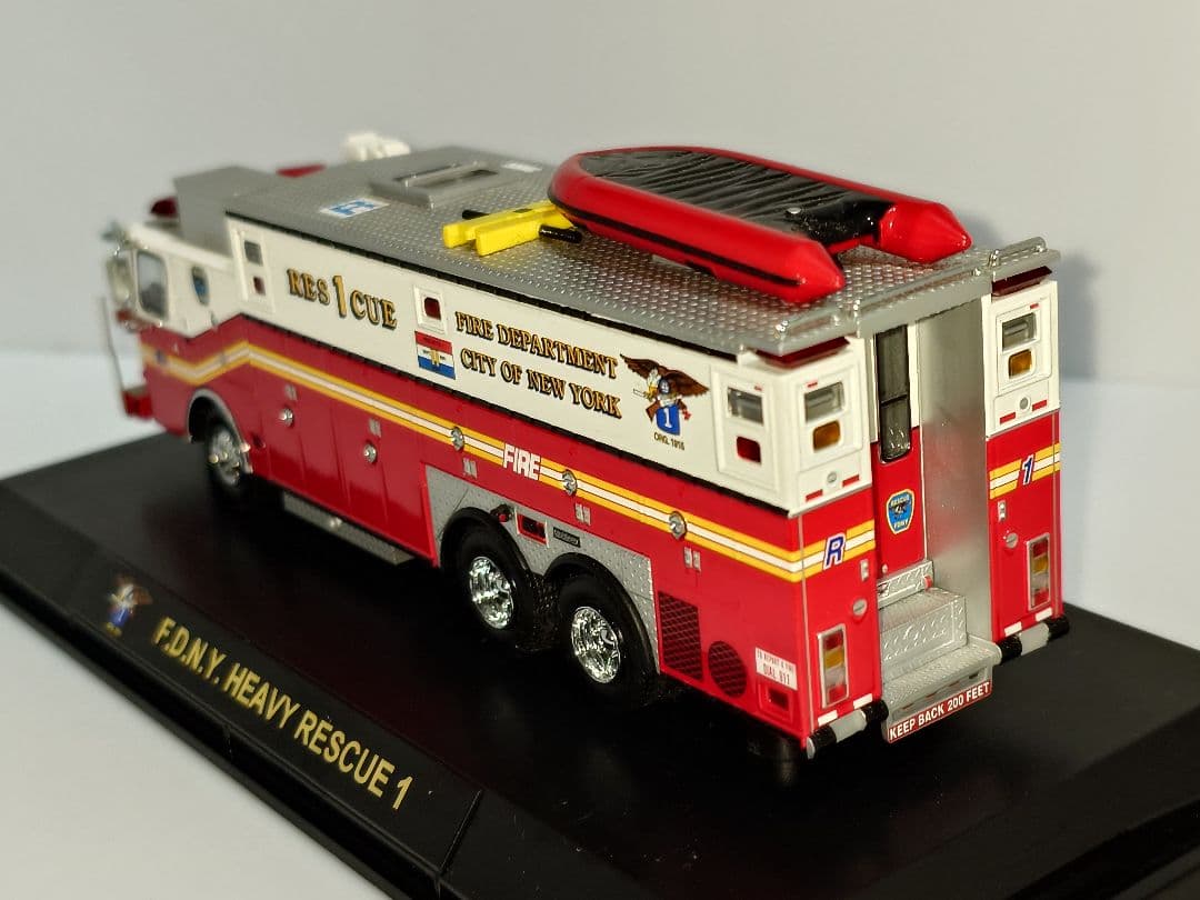 CODE3 Fire Department NY 1/64 ミニカー