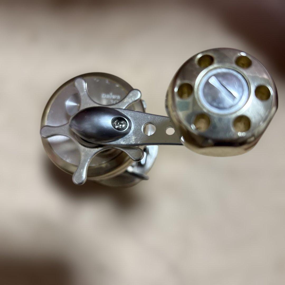 ダイワ ミリオネアCVZ 300（パワーハンドル）