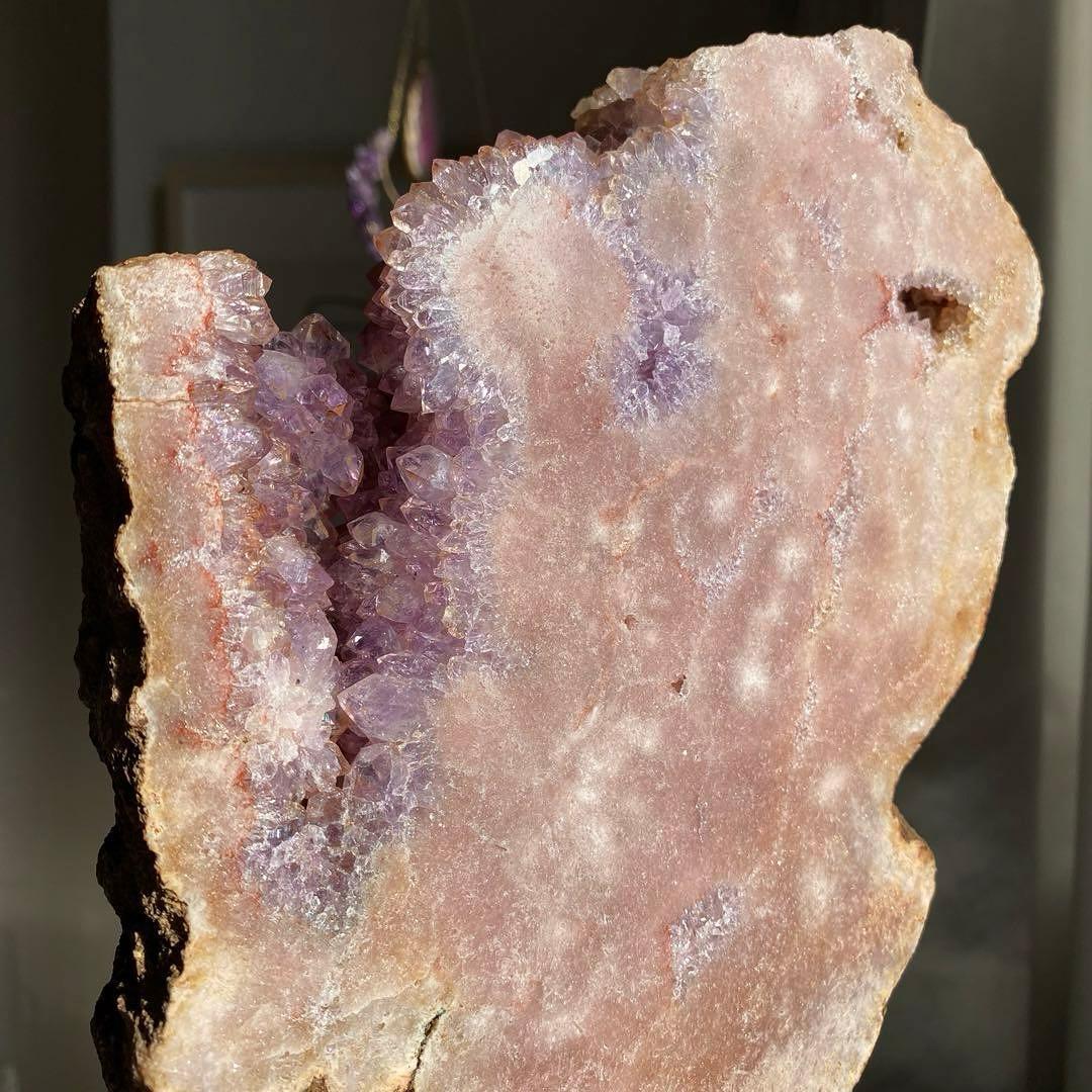 ★★★破格特価【 特大 ピンクアメジスト 原石 スラブ 約3.6kg スタンド