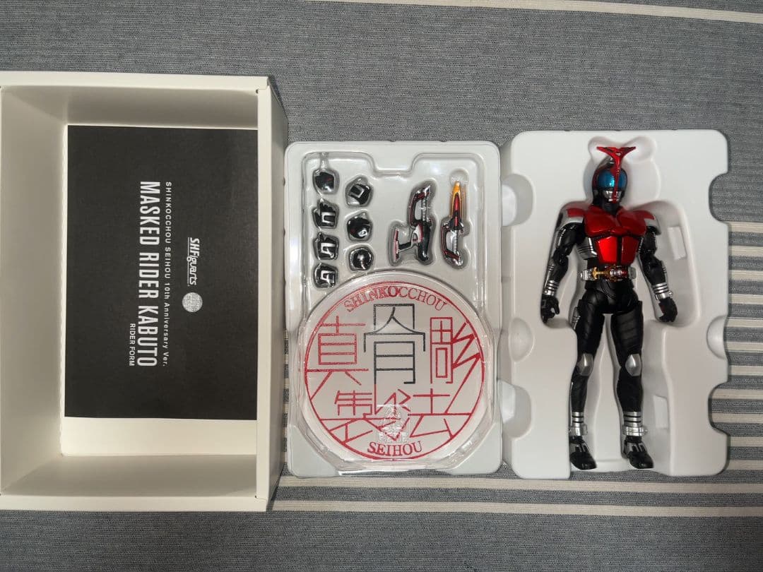 S.H.Figuarts 真骨彫製法　仮面ライダー カブト 10th