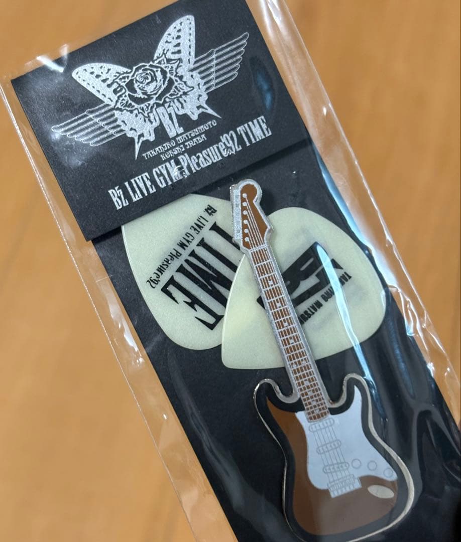 B’z Live-Gym Pleasures’92 TIME ピック　ピンバッジ