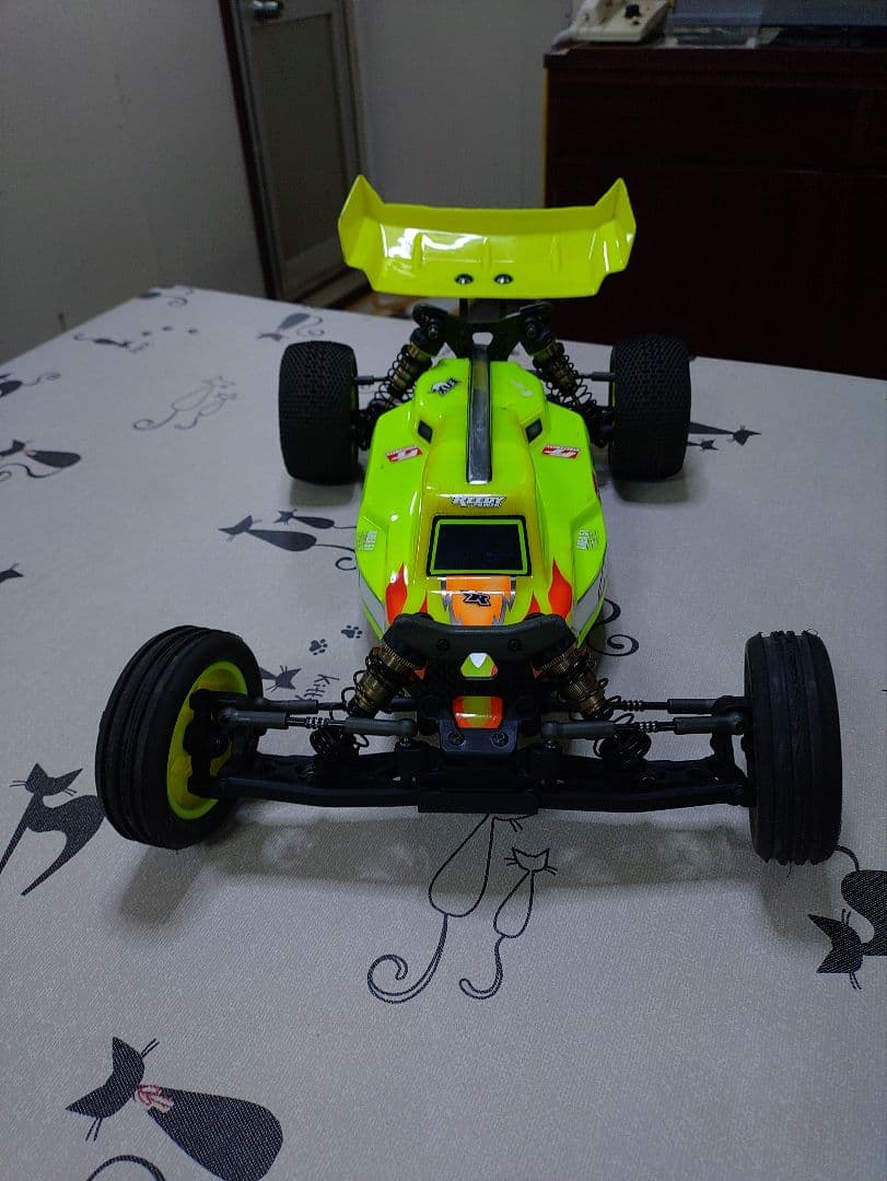 ASSOCIATED/アソシエイテッド B6.4Dダート用　メカ付き