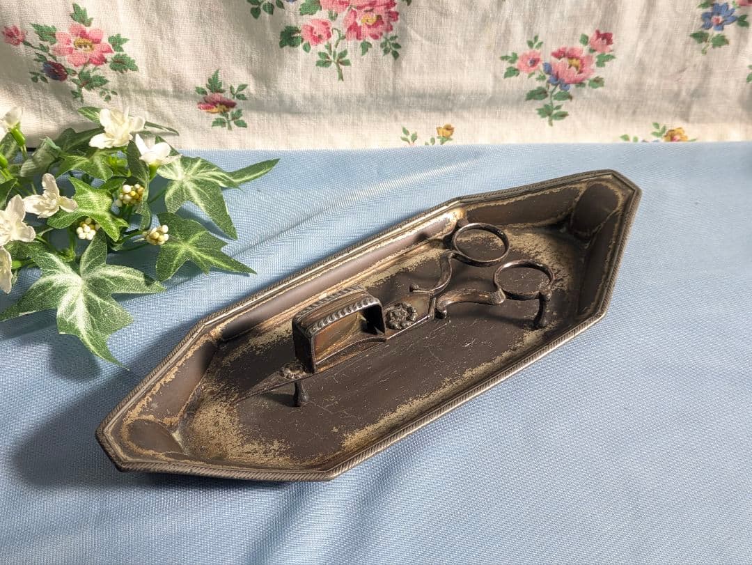 英国 アンティーク ハサミ型 ロウソク消し キャンドルスナッファー　トレー付き