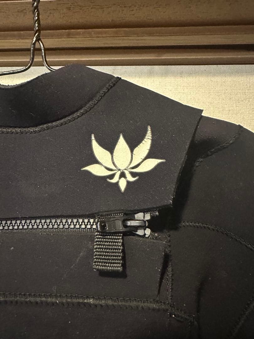 AXXEclassicレディースロングスリーブスプリングウェットスーツ