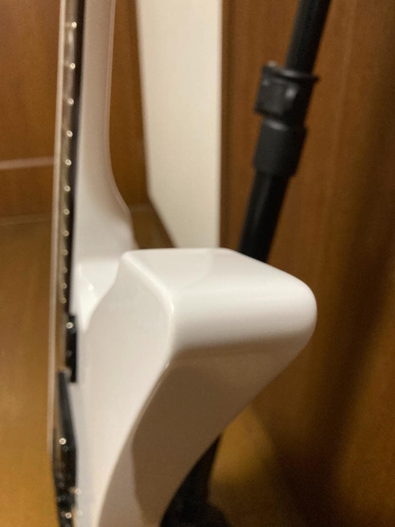 ギター LTD SNAKEBYTE  White