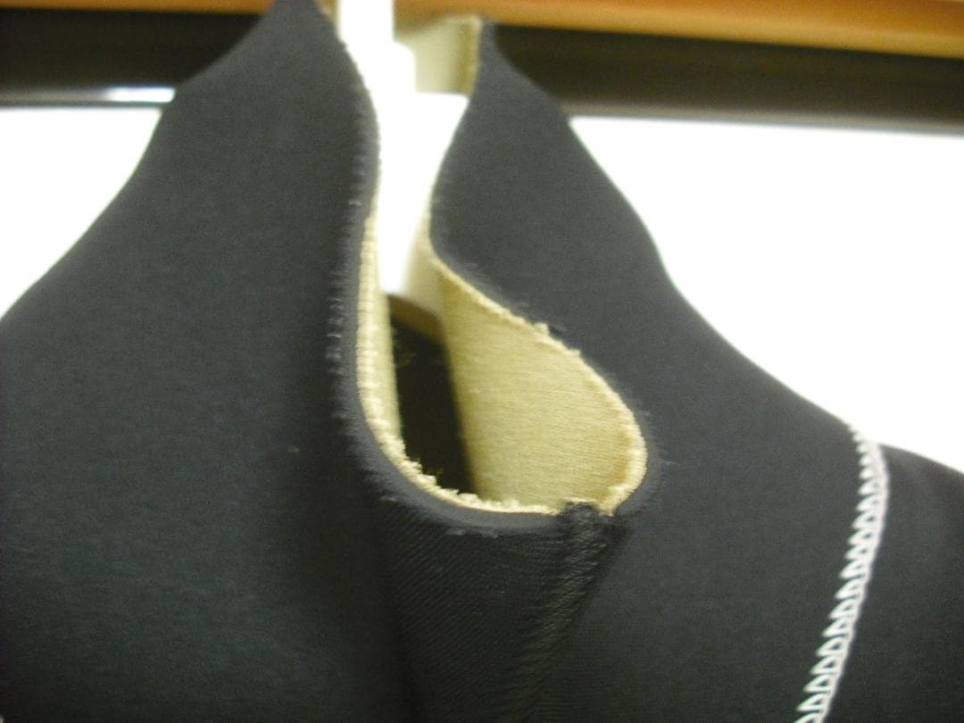 【快適に使えるセミドライ】FUTURE WAVE　ウエットスーツ　ML相当