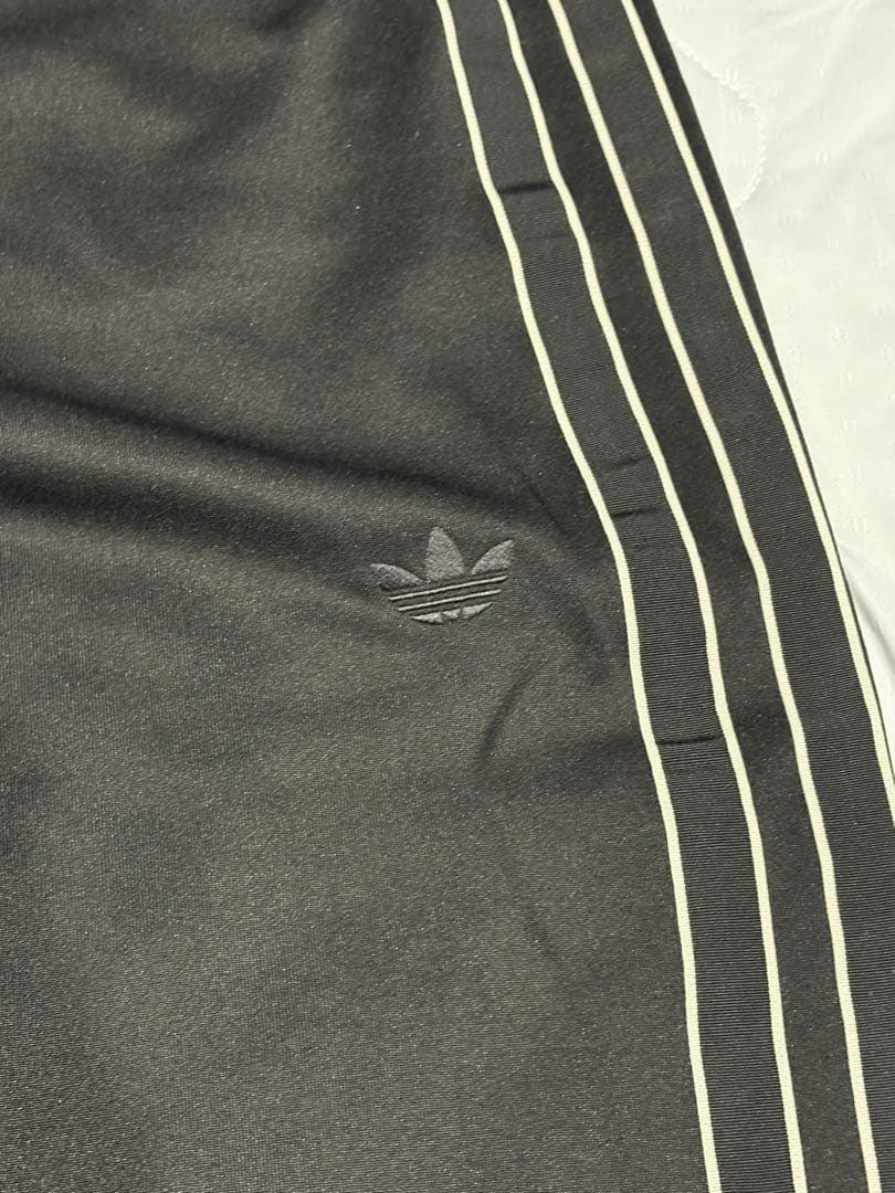 adidas 3本ライン　ジャージ　トラックパンツ