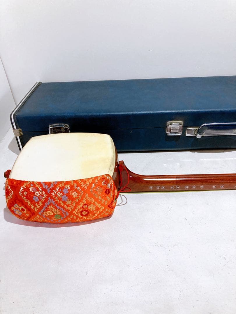 ☆【ジャンク扱い】津軽三味線 和楽器 撥×2点 調子笛 ハードケース付き 鍵あり