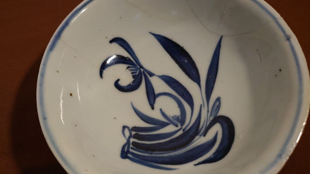 李朝　白磁　古染付　染付　華の図　朝鮮陶器　１客