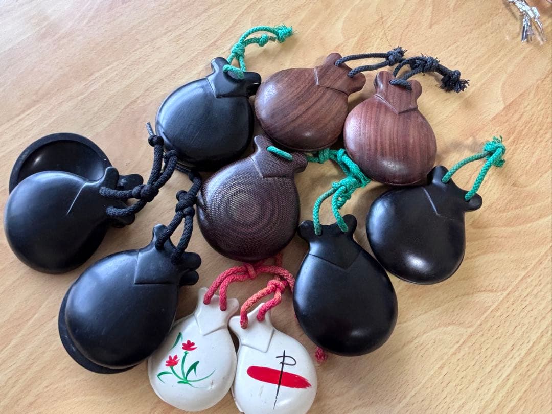 フラメンコ用カスタネット10個まとめて(大人用と子供用)