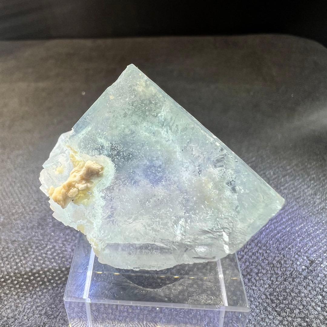 ヤオガンシャン産　「水浅葱色（みずあさぎいろ）」フローライト