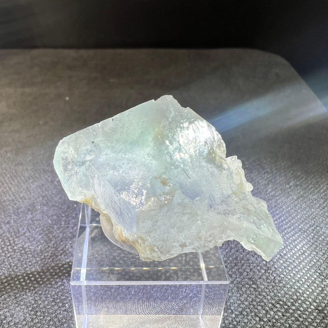 ヤオガンシャン産　「水浅葱色（みずあさぎいろ）」フローライト