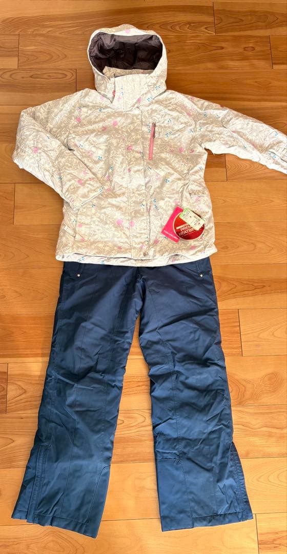 新品　スノーボードウェア Mサイズ　レディース　花柄