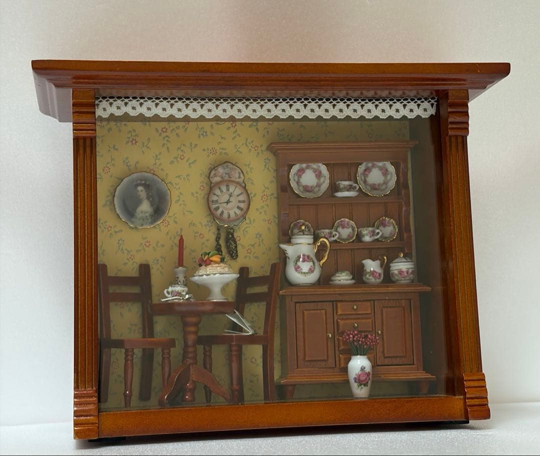 ロイターポーセリン　ドイツ　ミニチュア　ドールハウス　陶器　置物