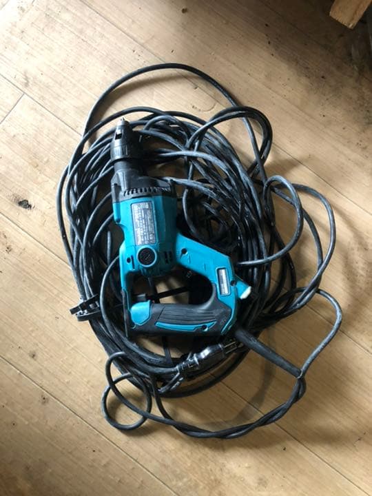 電動式　スクリュードライバー  マキタ