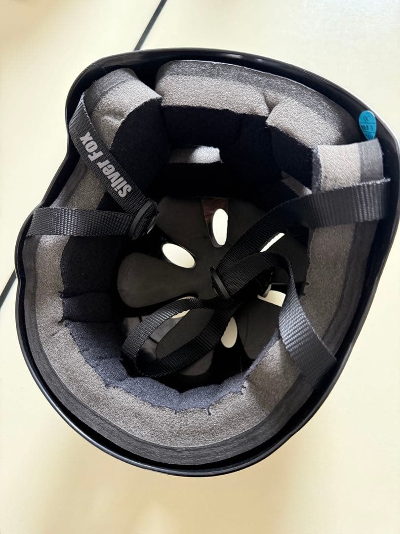 最終値下げ‼️スケートボード4点セット（ヘルメット、プロテクター、バックパック付）