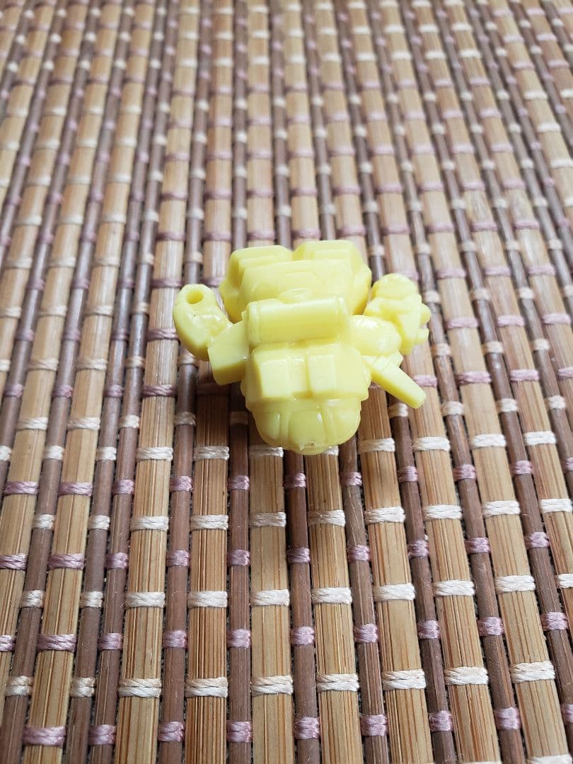 SDレイズナー消しゴムマーク2ダルジャン　黄色　ガン消し　キャラクター