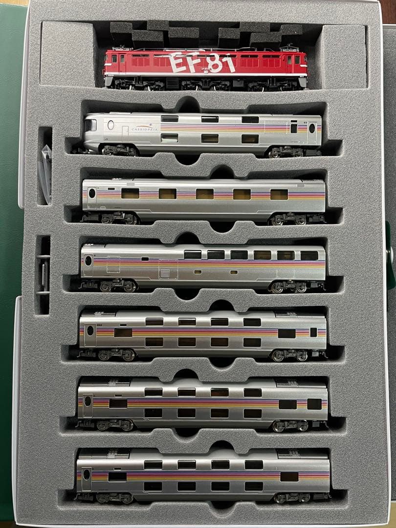 KATO EF81+カシオペア　フル編成