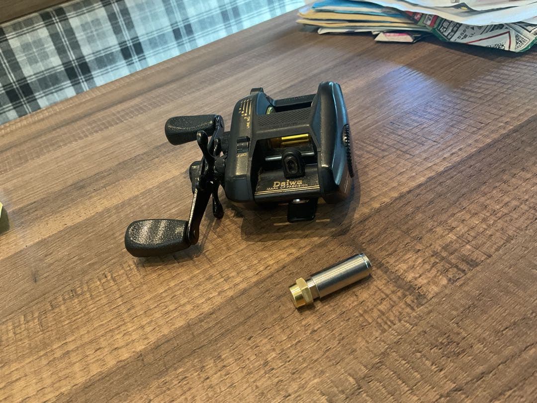 スーパートーナメント2500I専用カスタムハンドル　リール非売品です。