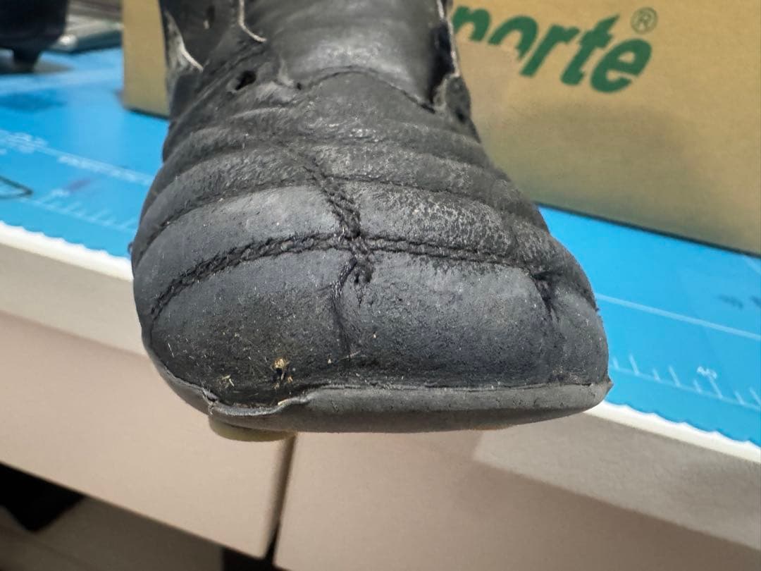 ミズノ　モレリア Neo 4中古サッカーシューズ　24.5cm