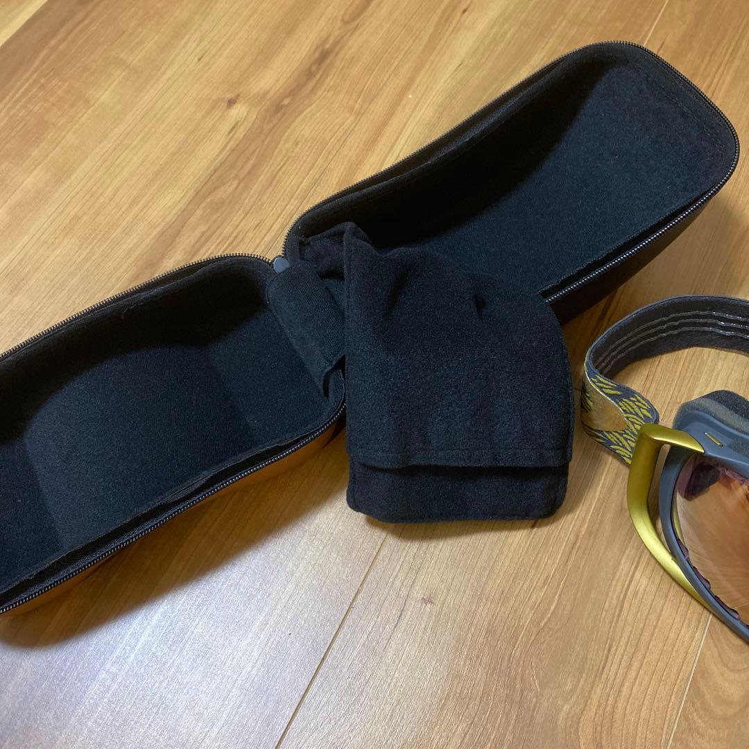 オークリー　クローバー　ゴーグル　ゴールド　ブラック　スノーボード　新品　ケース