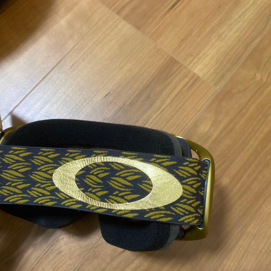 オークリー　クローバー　ゴーグル　ゴールド　ブラック　スノーボード　新品　ケース