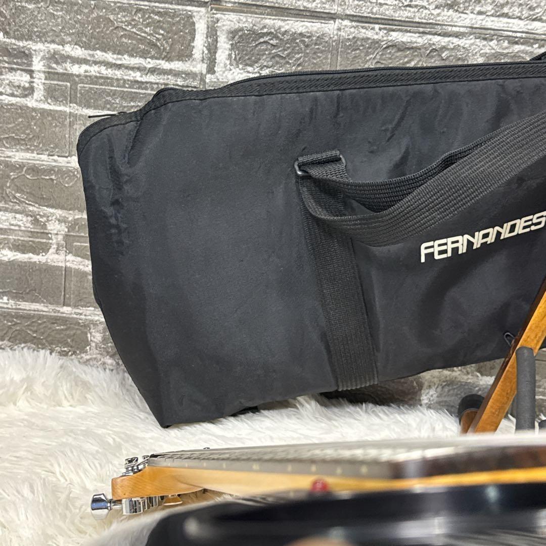 美品！FERNANDES ZO-3 ブラック 純正ソフトケース付 アンプ内蔵
