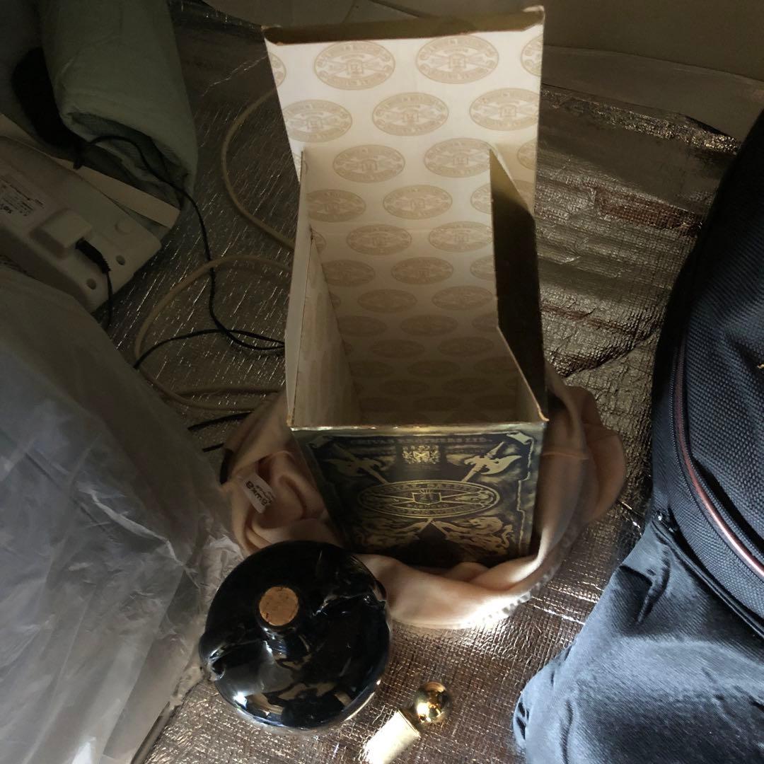 ウイスキー Chivas brothers
 Salute