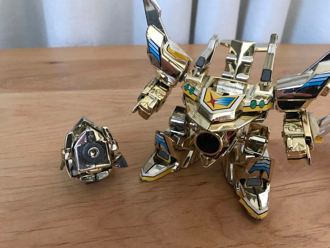 ビーダマン爆外伝　ナイトブラッカー・ウイングレット　ゴールド・シルバー　セット