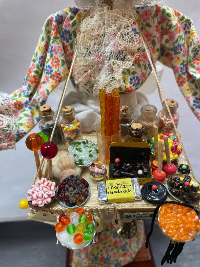 Granny Sweet Seller Doll お菓子売り人形　アンティーク