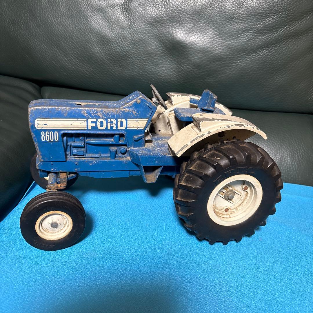 フォード8600トラクタービィンテージ