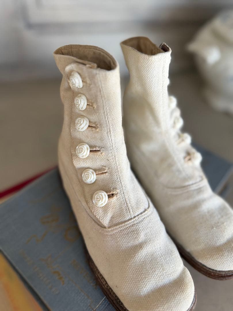 フランスアンティーク子供用ガール用ホワイト花ボタンブーツ