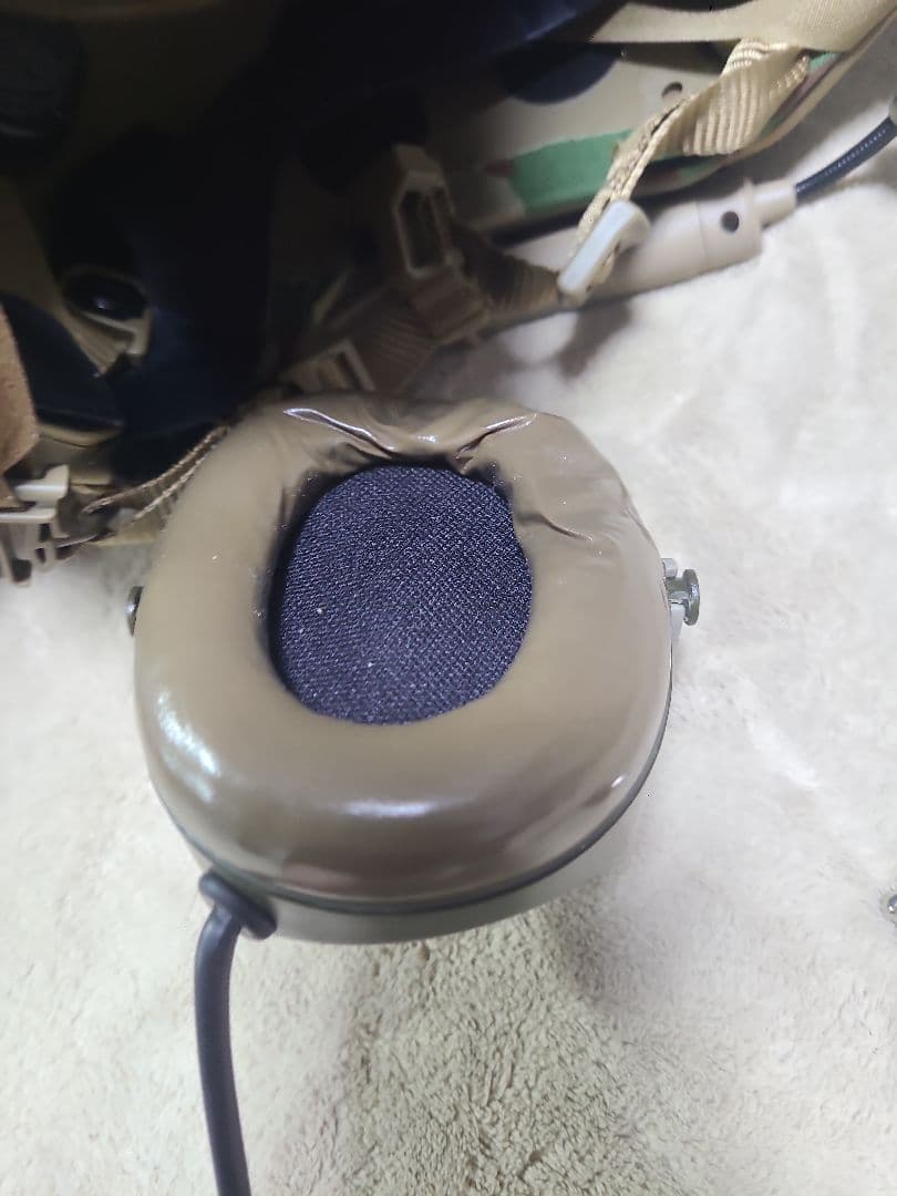 タクティカルヘルメット マルチカム ストロボ・サイドライト・ダミーイヤーマフ付き